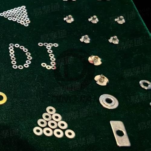 專業(yè)墊圈廠家YJT3023四爪螺母DIN125-2加硬平墊圈ISO7090A級(jí)倒角平墊圈